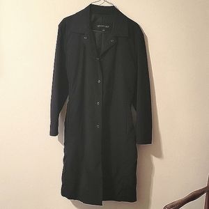 Kenneth Cole Women's black trench coat Sz L